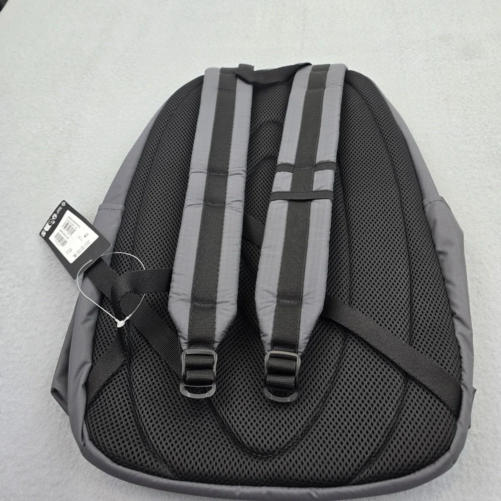 Oakley Sport Backpack 22L Unisex Forged Iron Zipper Water Repellent FOS901243